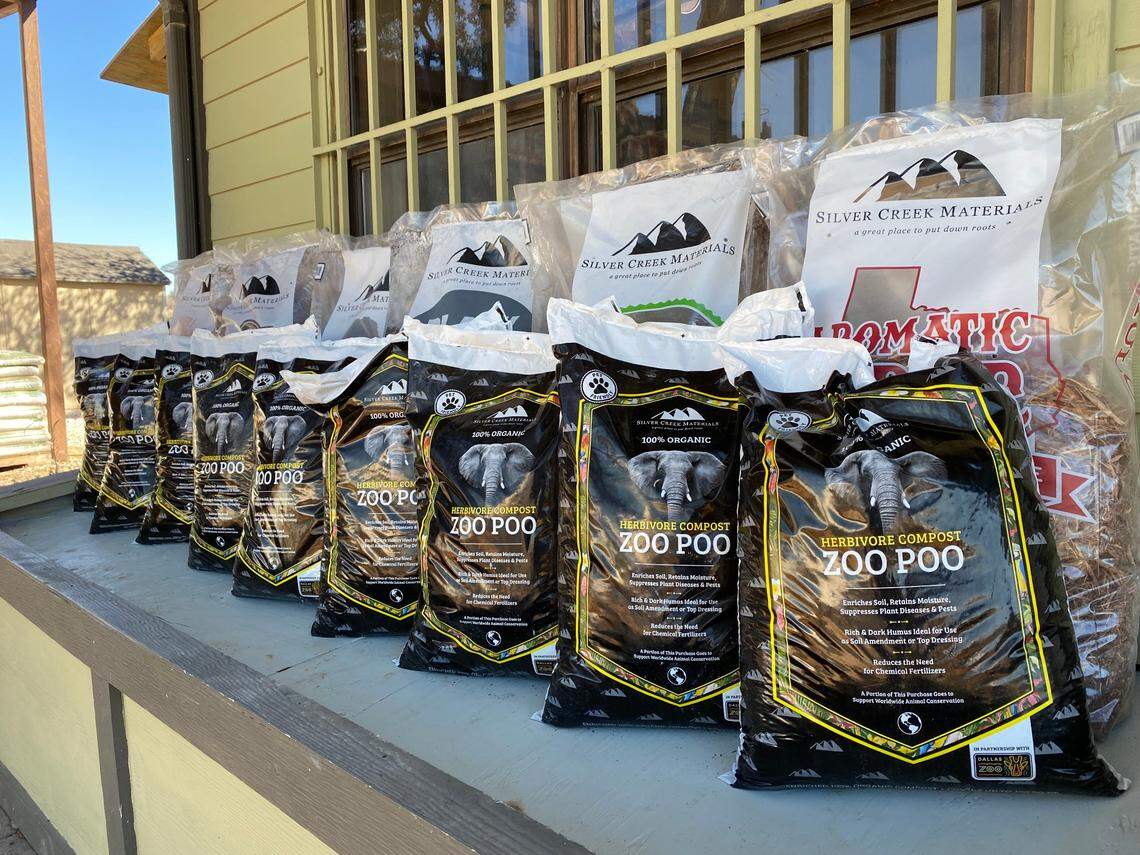 A two-year long project between Silver Creek Materials and the Dallas Zoo has finally come into fruition with the launch of “Zoo Poo” – an organic compost made of manure from herbivore animals at the zoo.