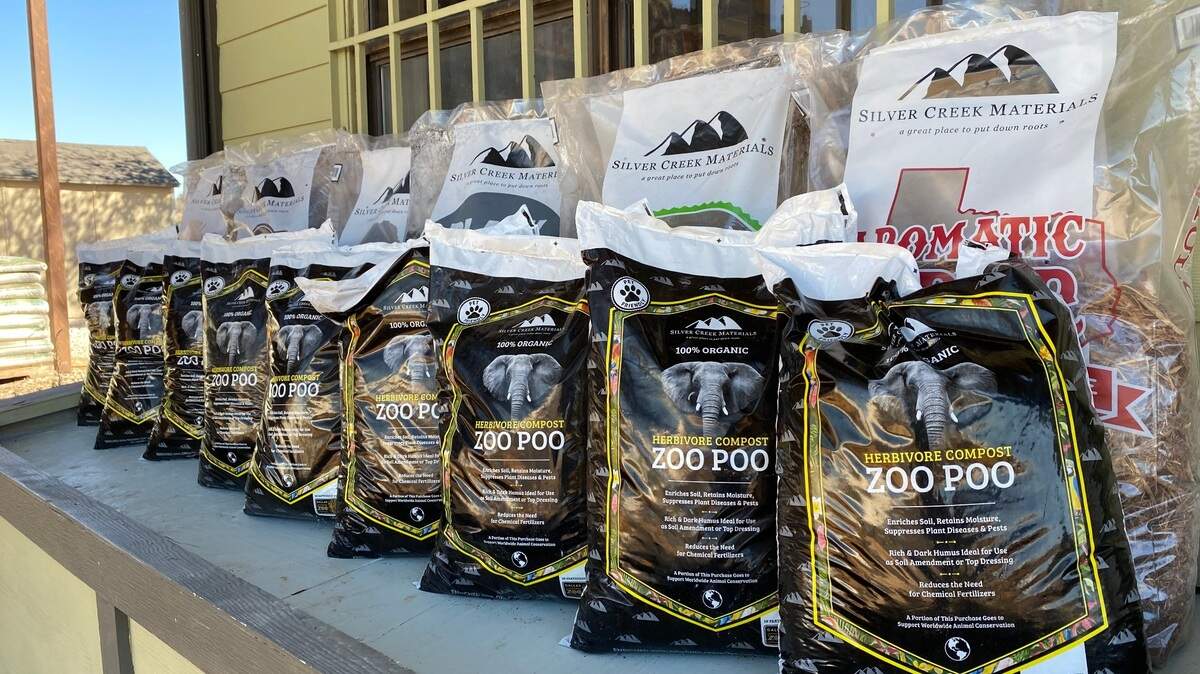 A two-year long project between Silver Creek Materials and the Dallas Zoo has finally come into fruition with the launch of “Zoo Poo” – an organic compost made of manure from herbivore animals at the zoo.
