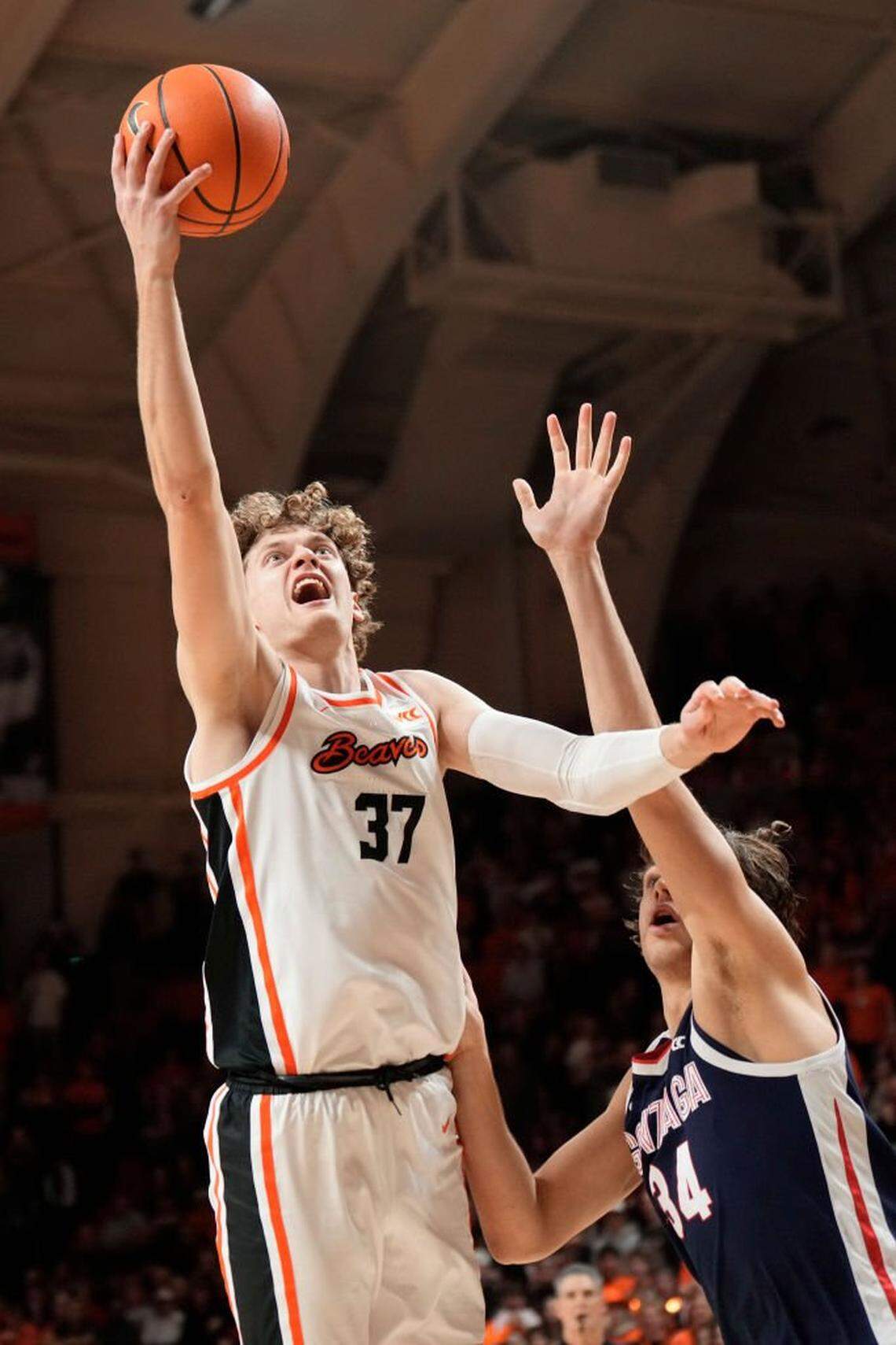 Liutauras Lelevicius, then of the Oregon State Beavers, shoots the ball against Gonzaga.