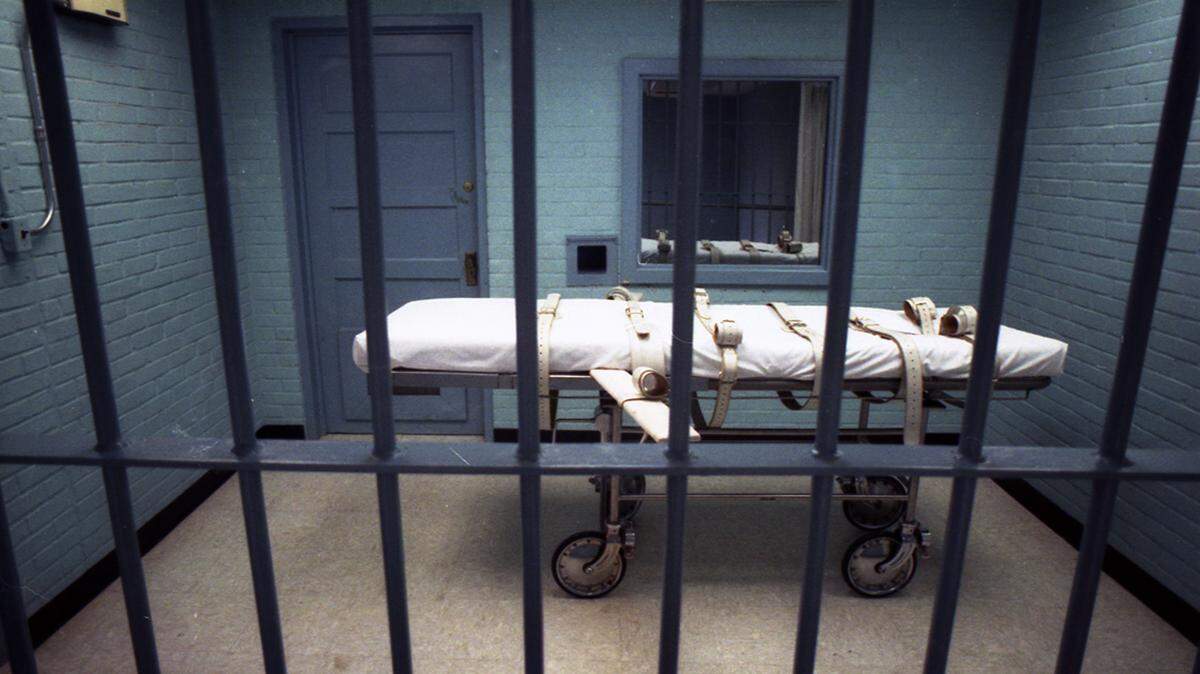 Star-Telegram archive photo of the gurney in the death chamber of the Walls Unit of the Texas Department of Corrections, in Huntsville. June 3, 1986. (Fort Worth Star-Telegram/Jerry Hoefer)