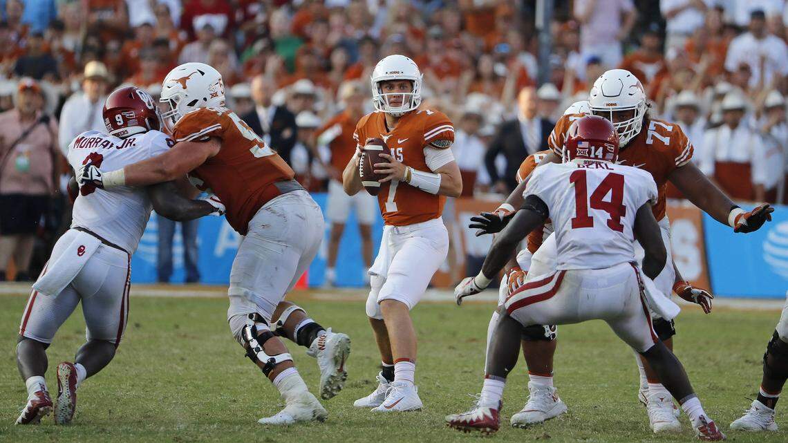 Texas quarterback Shane Buechele, seen here against Oklahoma at the Cotton Bowl in October 2017, is competing with Sam Ehlinger for the Longhorns' starting job in 2018..