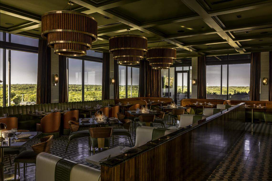 The dining room at The Mont is inspired by mid-century 1960’s style, with a modern twist. The whole restaurant is designed by Maven, a Fort Worth interior design firm.
