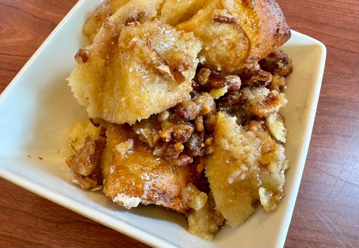 Simply Divune Cafe serves bread pudding, plus a berry or peach version.