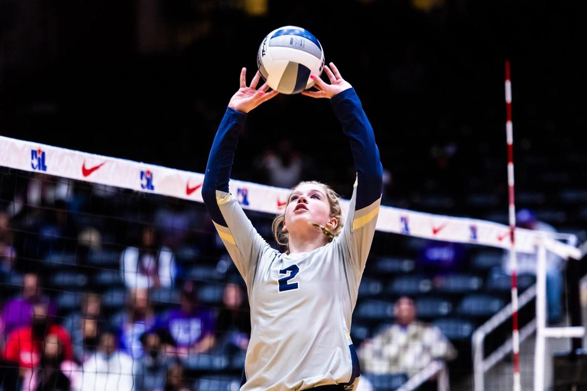 Taylor Polivka (2) sets during the 6A state semifinal game between Keller and Fort Bend Ridge Point at the Curtis Culwell Center in Garland on November 19, 2021. Photo by Matt Smith. Special to the Star-Telegram.