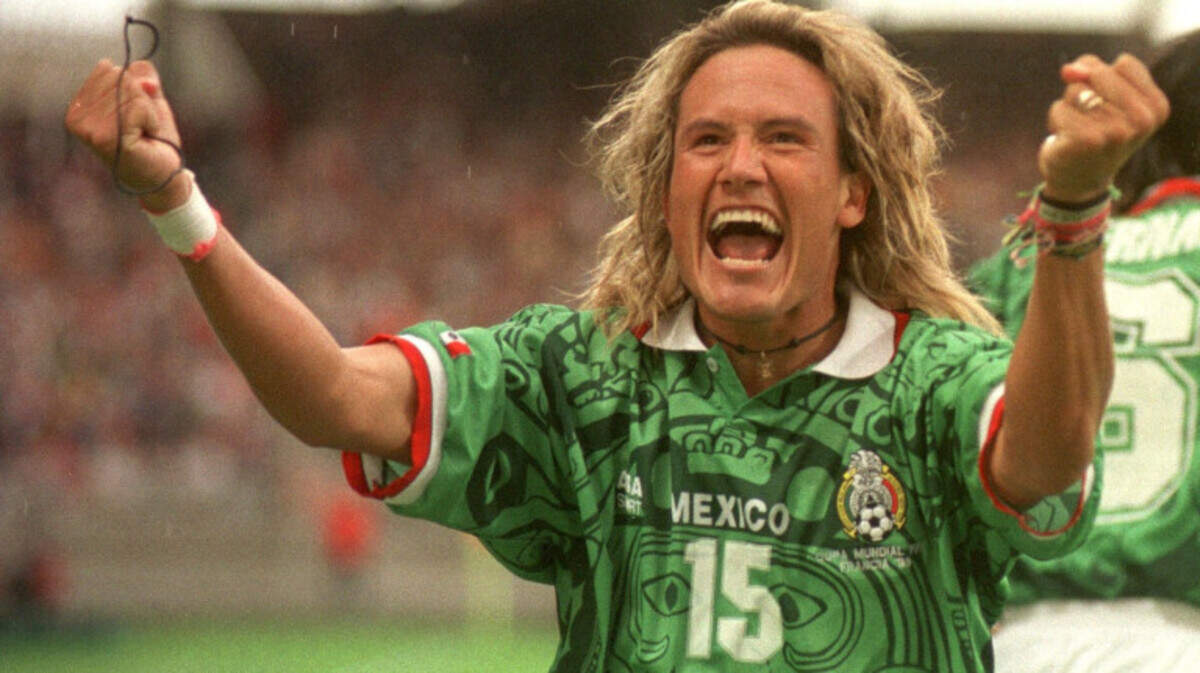 Mexican footballer Luis Hernández will be in Garland this weekend to celebrate a new gas station’s opening.