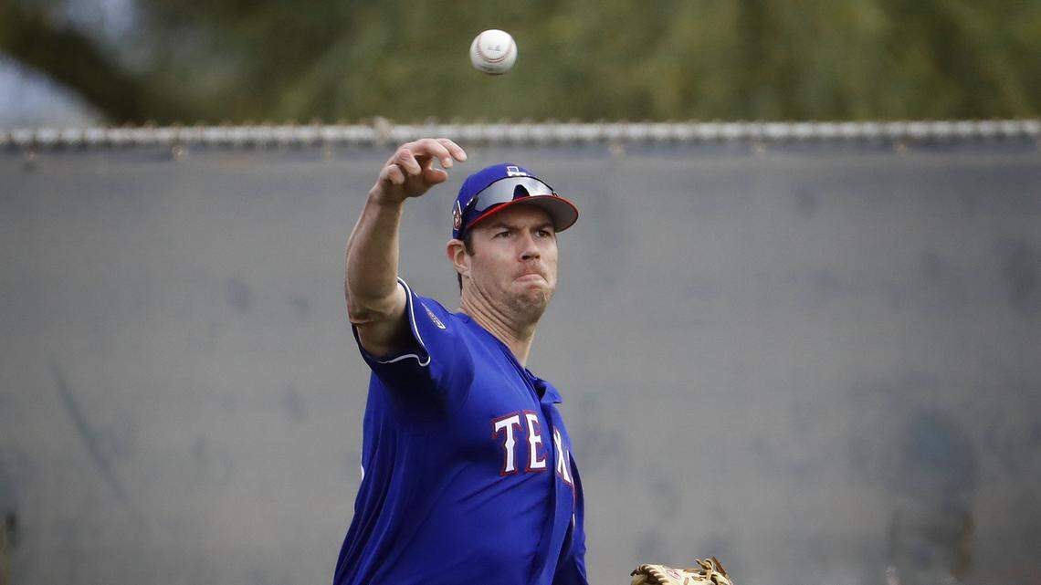 Doug Fister took center stage Sunday for his first Cactus League game of spring training.