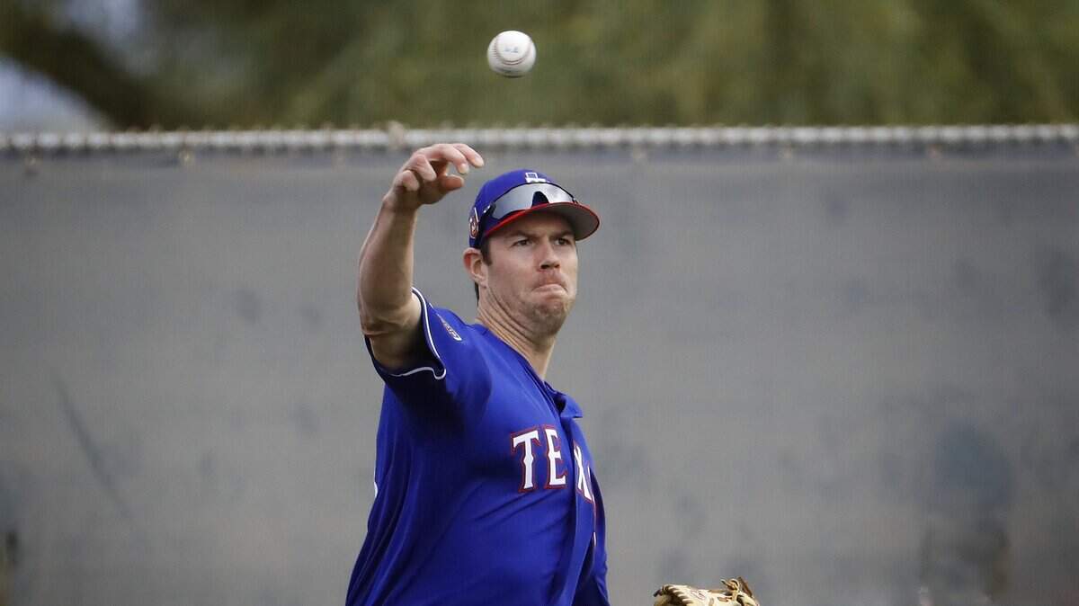 Doug Fister took center stage Sunday for his first Cactus League game of spring training.