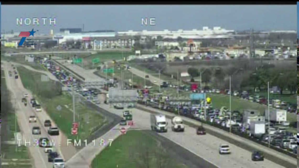 18 people taken to hospitals after van flips on west I-35 in Fort Worth, MedStar says
