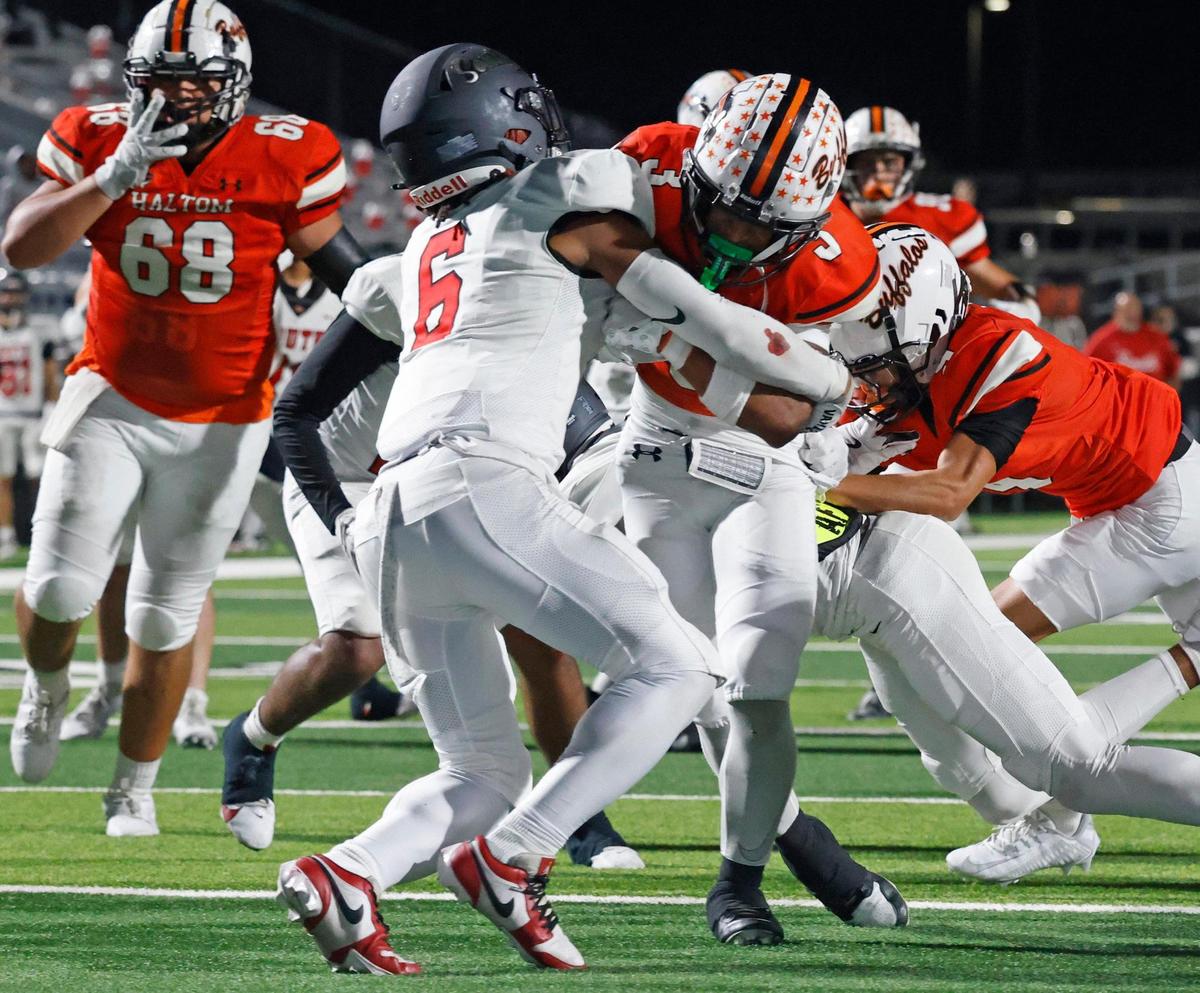 Haltom running back Keenan Jackson (3) heads into the end zone for his second touchdown during a UIL District 8-6A football game at Birdville Fine Arts/Activity Complex in North Richland Hills, Texas, Thursday, Oct. 31, 2024.