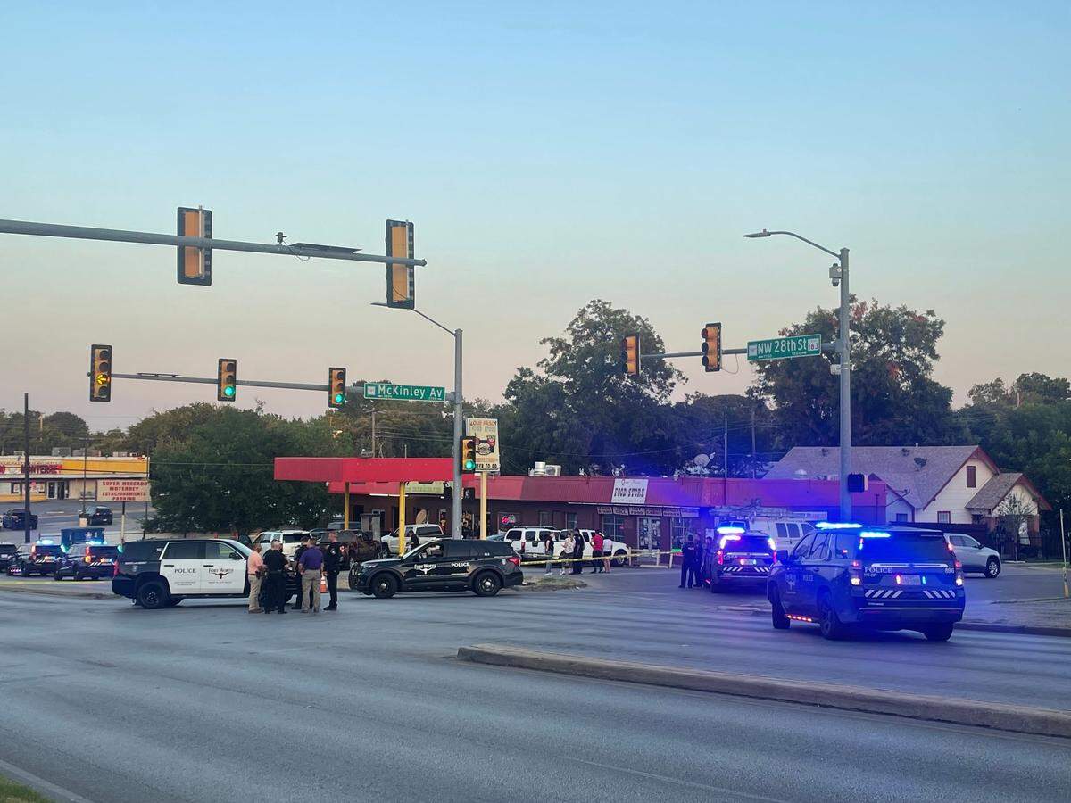 Fort Worth police officers shot and injured an armed 28-year-old man who carjacked another driver following a chase Thursday evening on the city’s north side, police said.