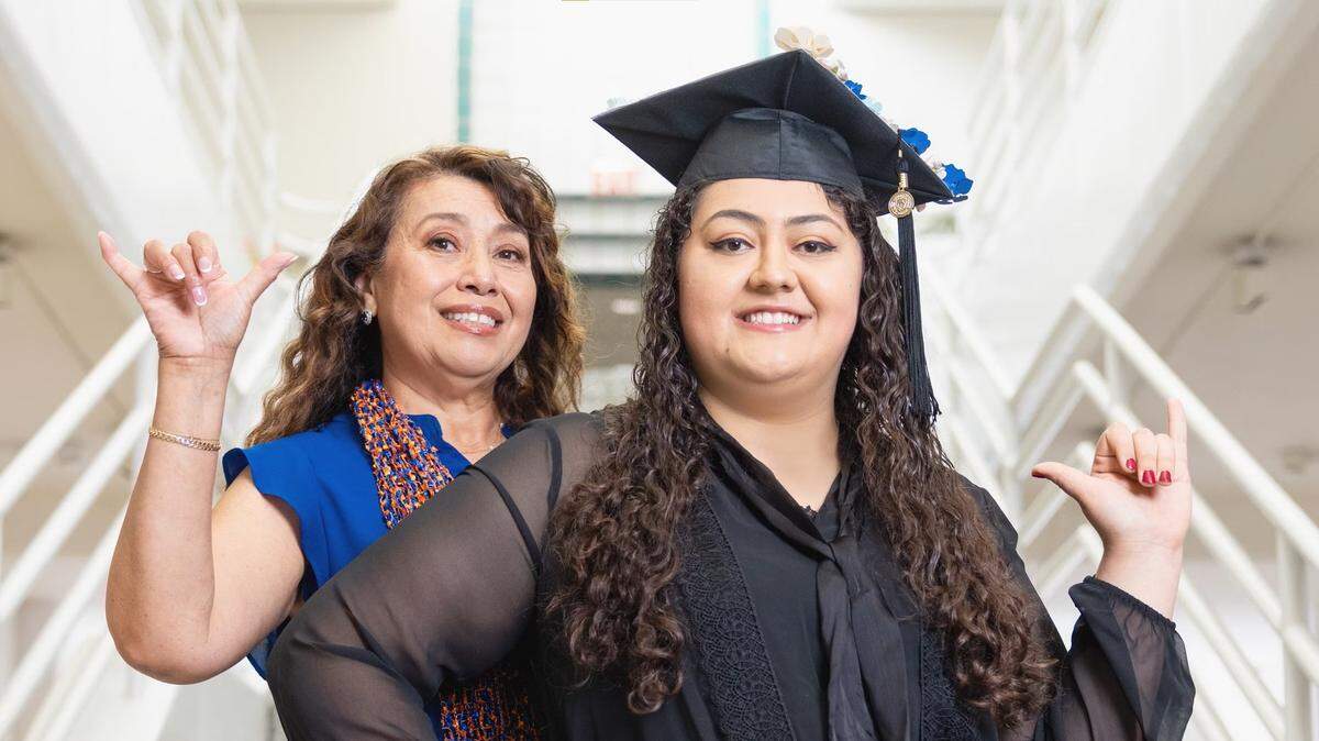 Retiring UT Arlington academic advisor Ana Perado-Manor (left) was inspired by her student, Aurora Ruvalcaba, who used her mentor’s encouragement to battle through cancer and receive her master’s degree in architecture.