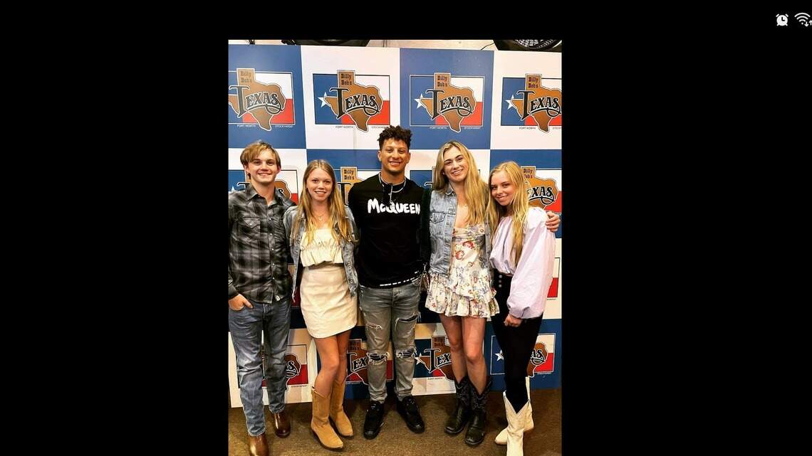 Kansas City Chiefs’ Patrick Mahomes hangs out with Pat Green at Billy Bob’s Texas show