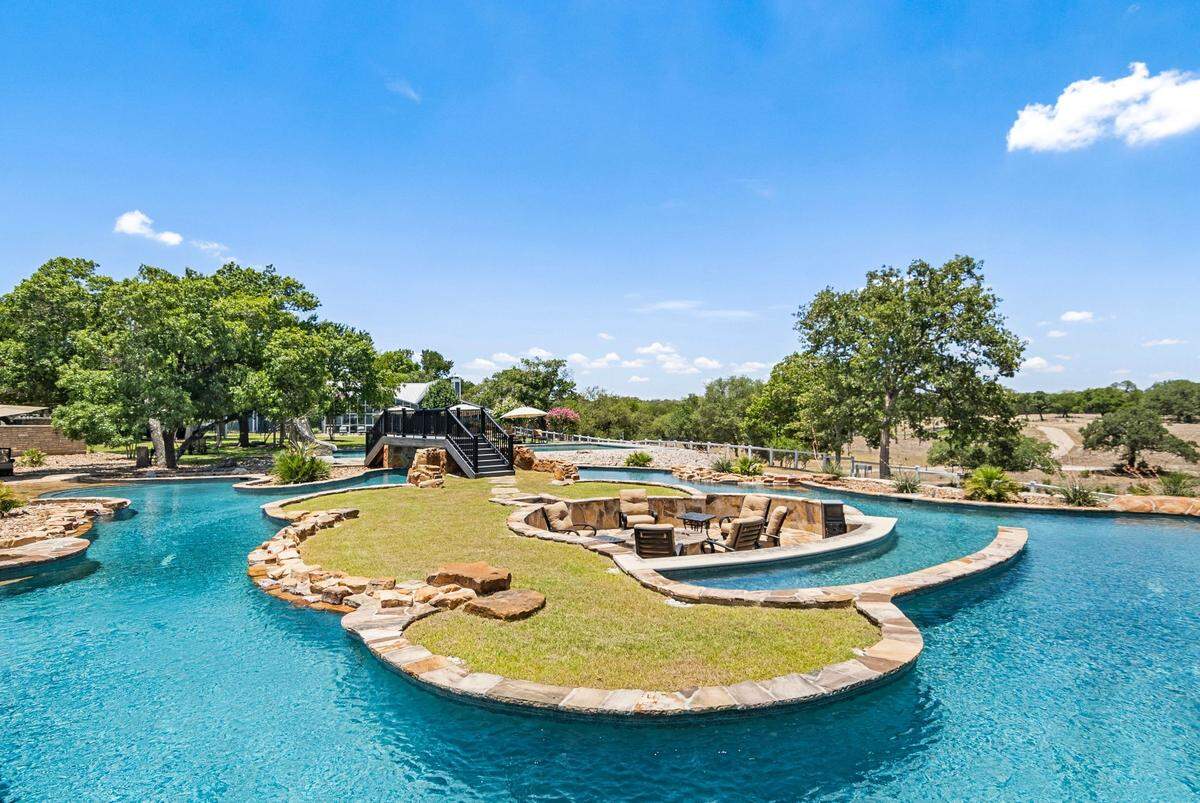 Lazy river