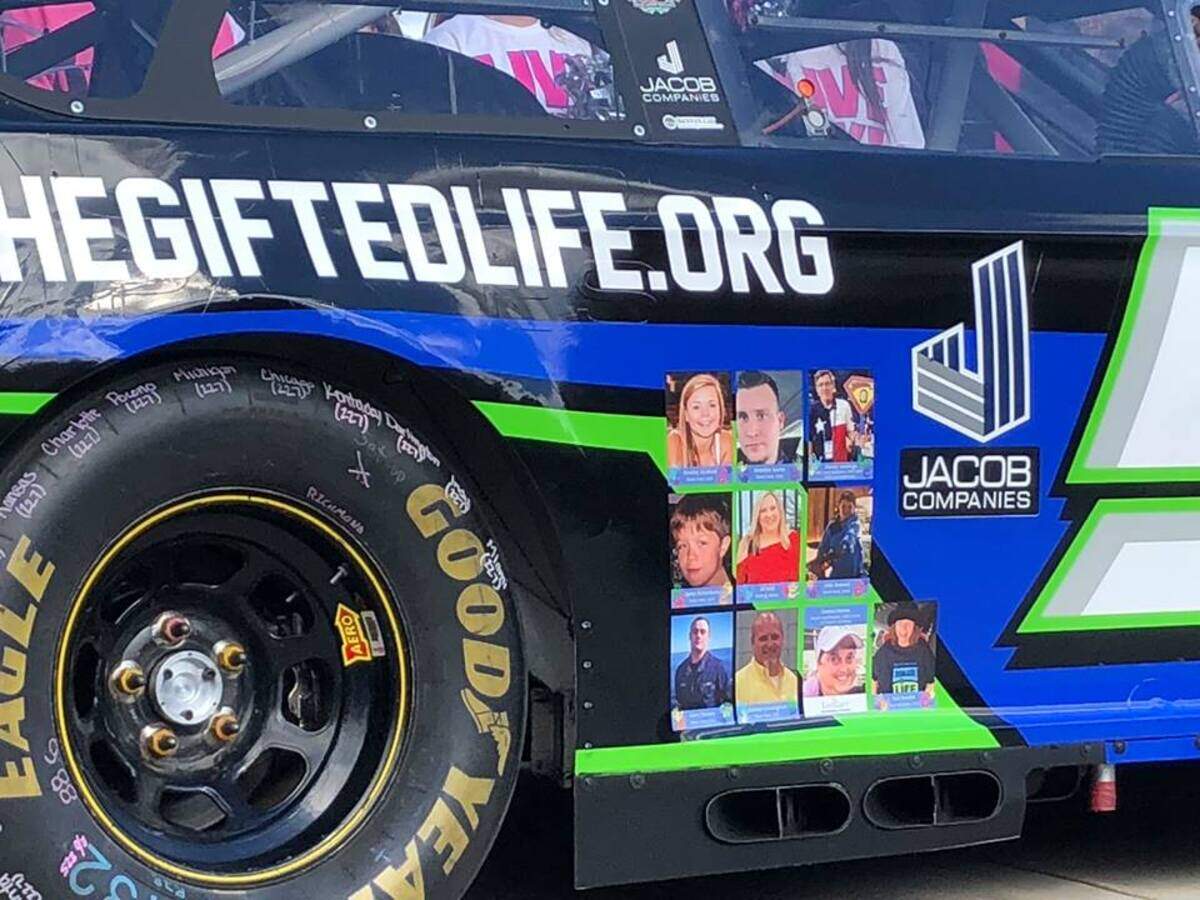 Pictures of organ donors and recipients on the No. 51 car