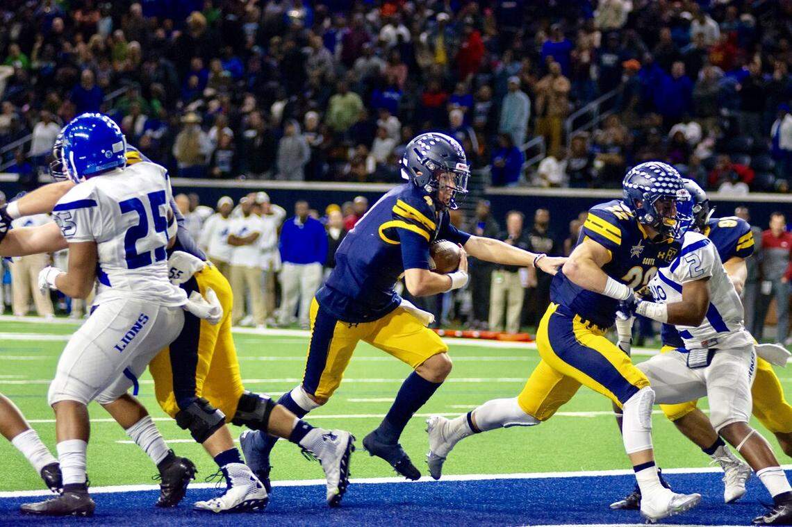 Highland Park quarterback Chandler Morris scores the game-winning touchdown with nine seconds left as the Scots beat Tyler 42-35 in the 5A Division I state quarterfinals, Saturday, December 8, 2018.