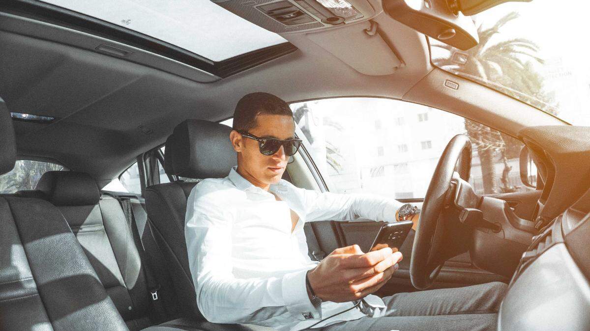 The Bill of Rights prevents law enforcement from searching smart devices during a traffic stop without a judge-issued warrant.