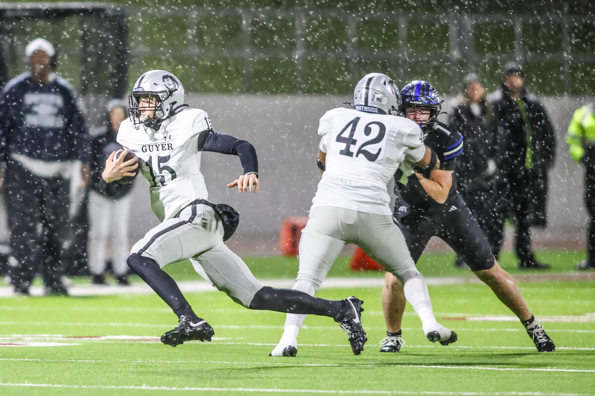 Denton Guyer quarterback Carter Morgan runs against Byron Nelson in a Class 6A Division II regional semifinal Friday, Nov. 28, 2025, at Northwest ISD Stadium in Justin, Texas.