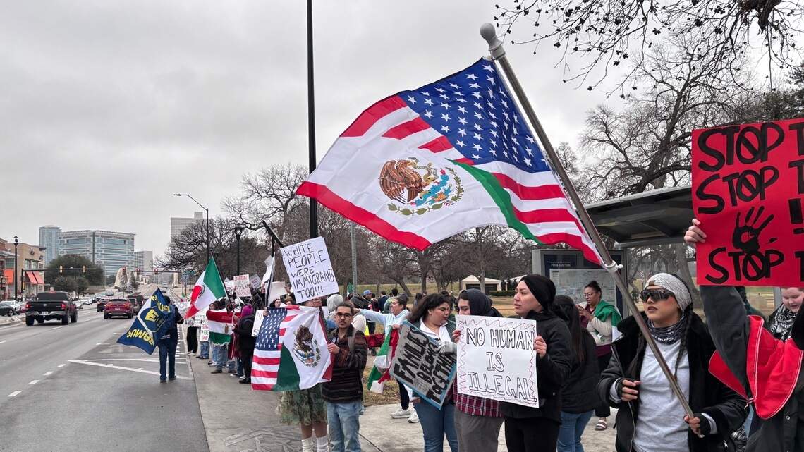 Hundreds gather on West 7th Street to protest deportations | Fort Worth ...