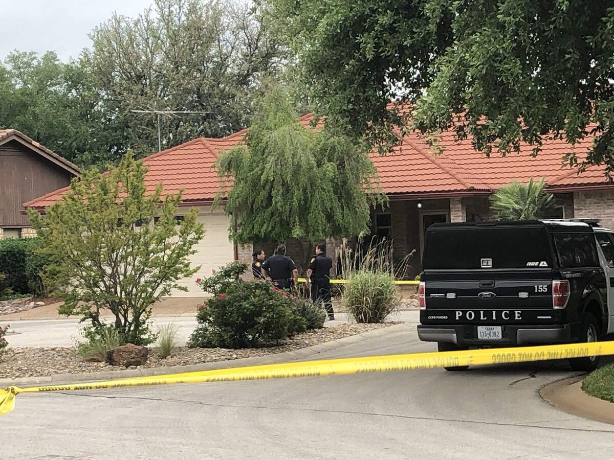 Detectives with the Fort Worth Police Department are investigating a homicide in the eastern portion of the city. Police were called to the 800 block of Havenwood Lane South just after 1 p.m. Tuesday regarding a shooting.