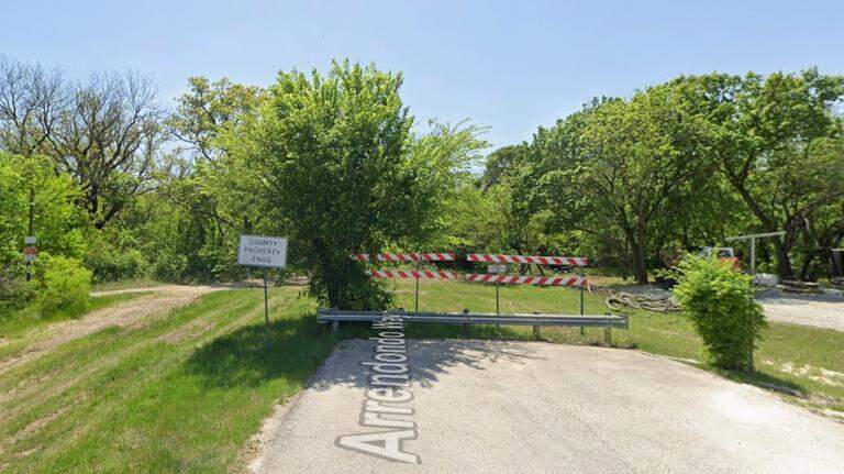 Angry Tarrant County residents accuse landowner of barring access to public land