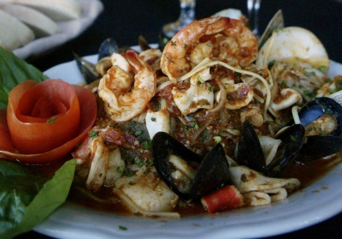Linguine pescatore diavalo at Ruggeri’s in Colleyville. The dish contains oysters, shrimp, calamari, mussels and more in spicy marinara.