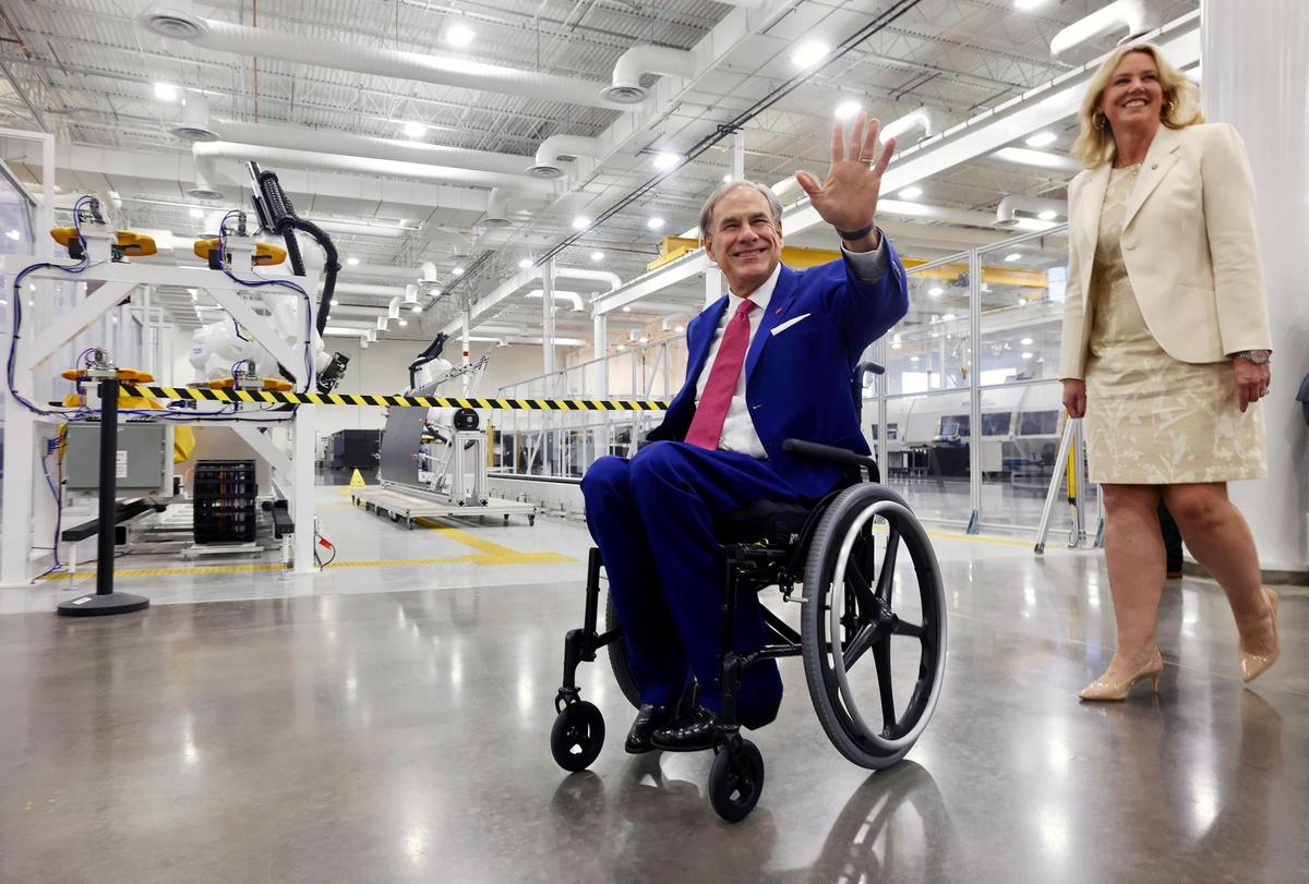 Governor Greg Abbott arrives at Bell Manufacturing Technology Center in Fort Worth to announce that Bell Textron has chosen Fort Worth for major expansion to build V-280 Valor military aircraft on Tuesday, Dec. 17, 2024.
