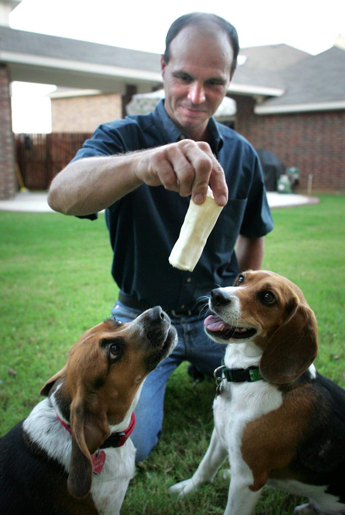 Kenny Martin and his wife Linda had deal with neighbors' complaints concerning their two beagles in 2005.