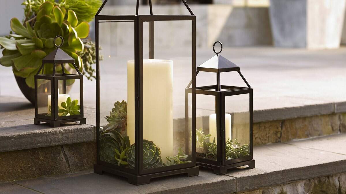 Malta Lanterns - Bronze finish
Pottery Barn Brands
Williams-Sonoma, Inc.