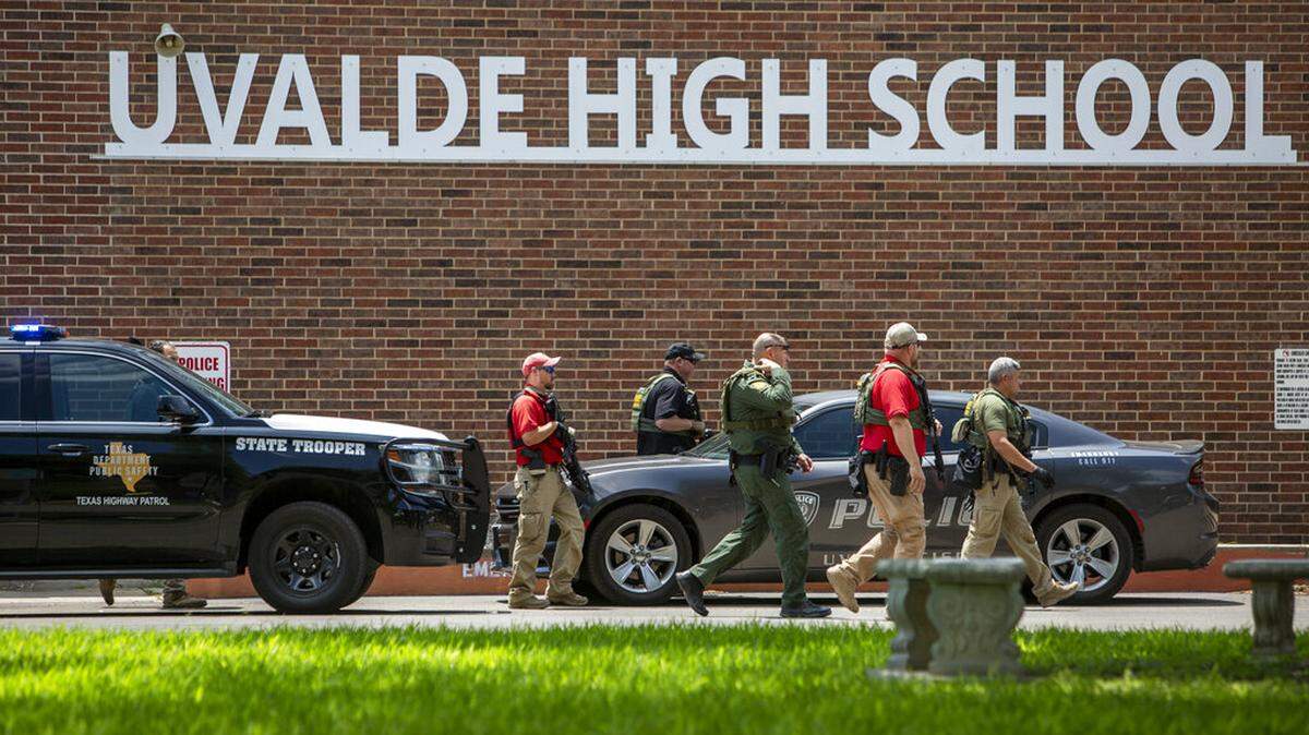 What we know about the guns used by Salvador Ramos in the Uvalde, TX, school shooting