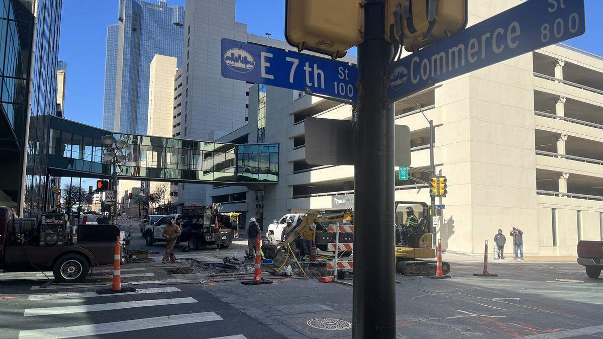 A gas leak at 7th and Commerce Streets in downtown Fort Worth on Friday, Jan. 19, 2024, was found where construction crews were working on a gas main line that ruptured, according to the fire department.