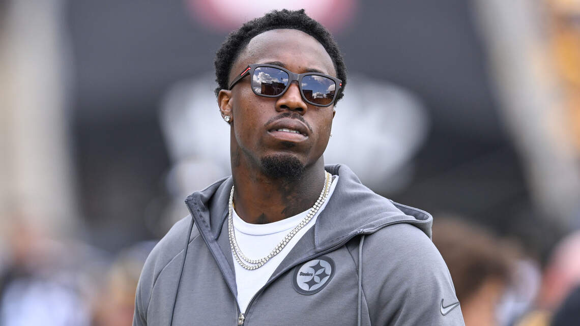 Why was Cowboys trade acquisition Joey Porter Jr. ruled out just before kickoff?