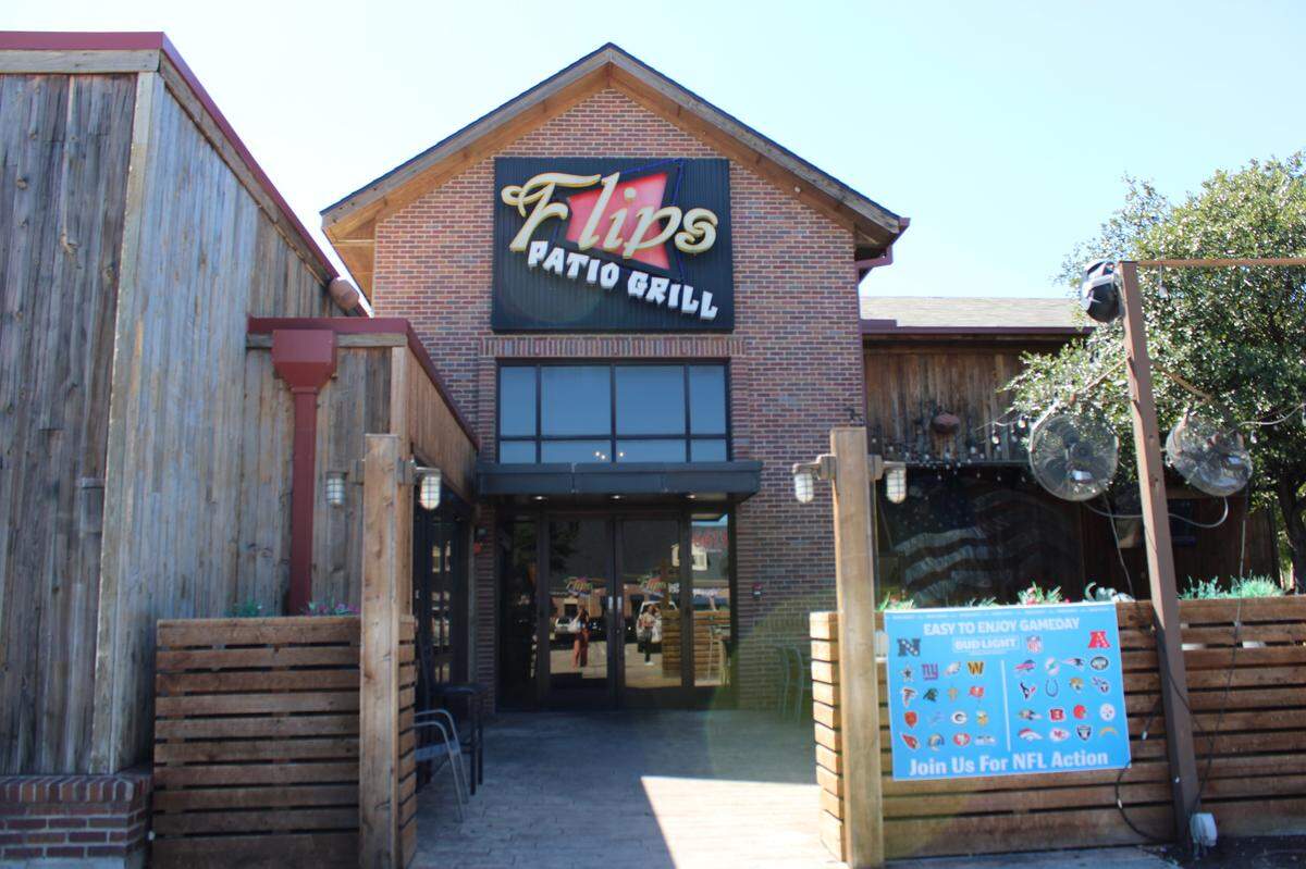Flips Patio Grill is located at 6613 Fossil Bluff Dr in Fort Worth. They offer burgers, beer and wings as well as 30+ TV’s to watch any game on.