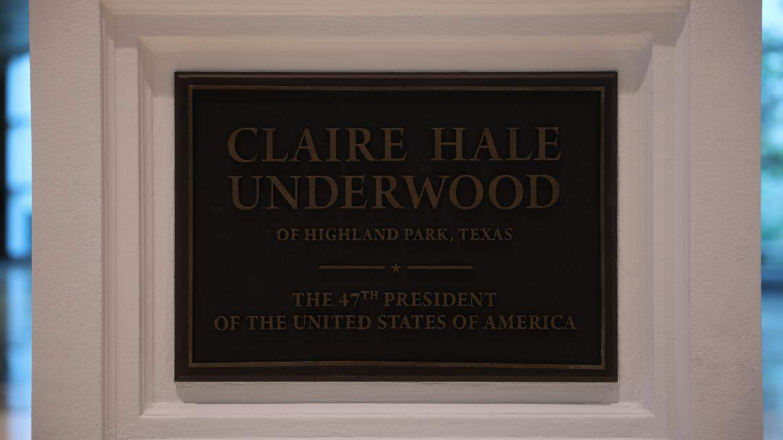 House of Cards statue of Claire Underwood erected at Dallas Love Field.