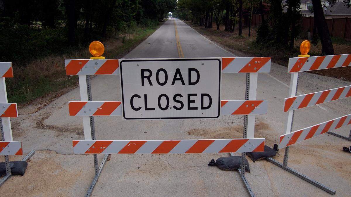 A section of highway near Fayette County was closed Monday morning due to a mudslide, according to a local fire department. (Star-Telegram/Ian McVea)