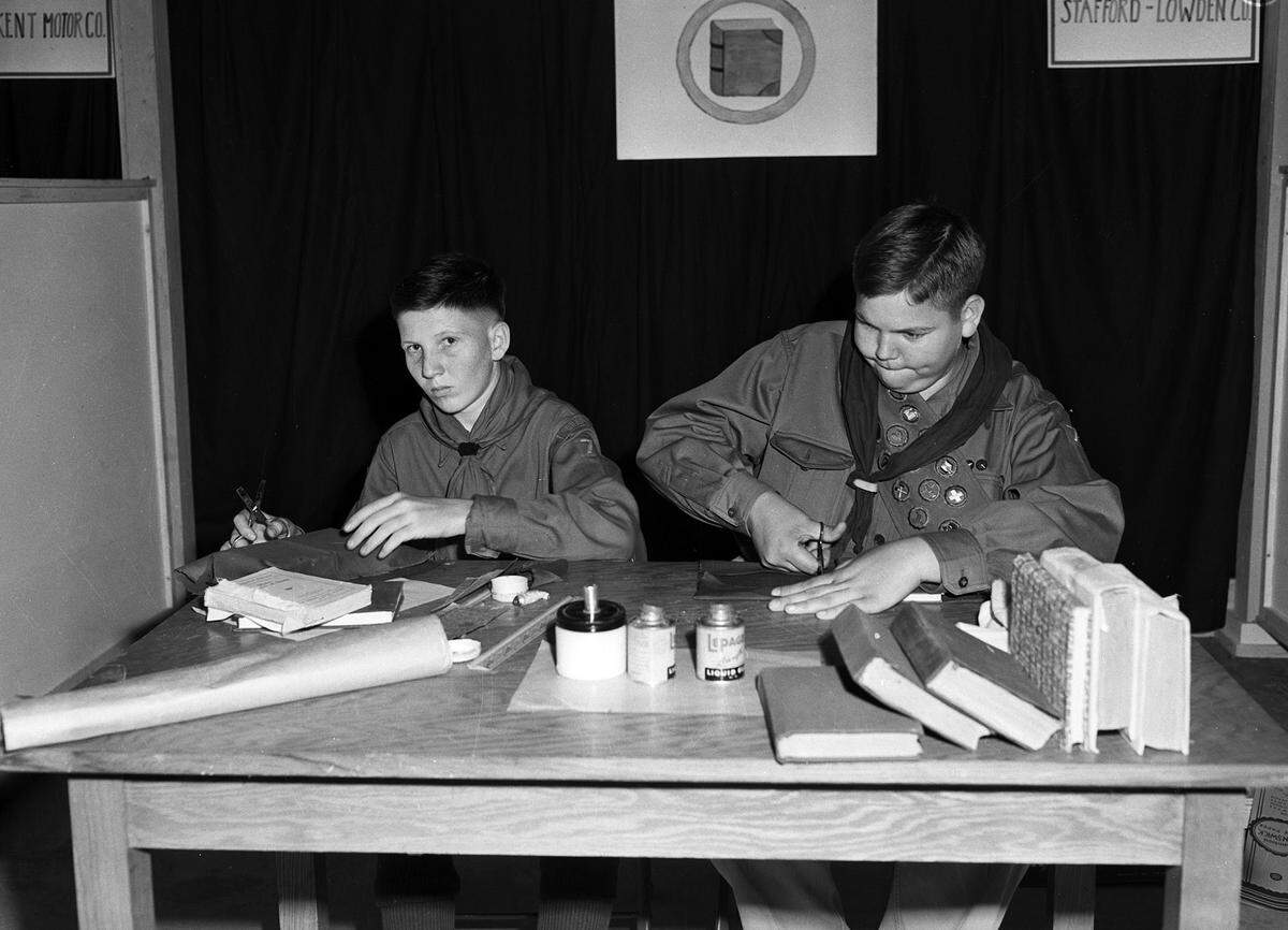 May 8, 1942: Boy Scouts binding books, Charlie Cluck and George Crews, Troop 7, Grapevine.