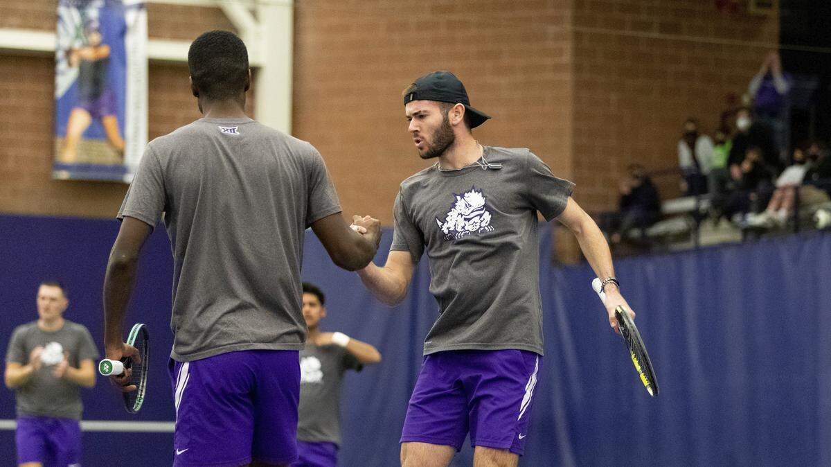 TCU sophomore Jake Fearnley went 5-2 overall in helping the Frogs win the 2022 Indoor national championship. It’s the program’s first team national title.