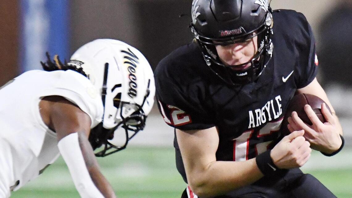 South Oak Cliff holds Argyle out of the end zone as Bears head back to state title game