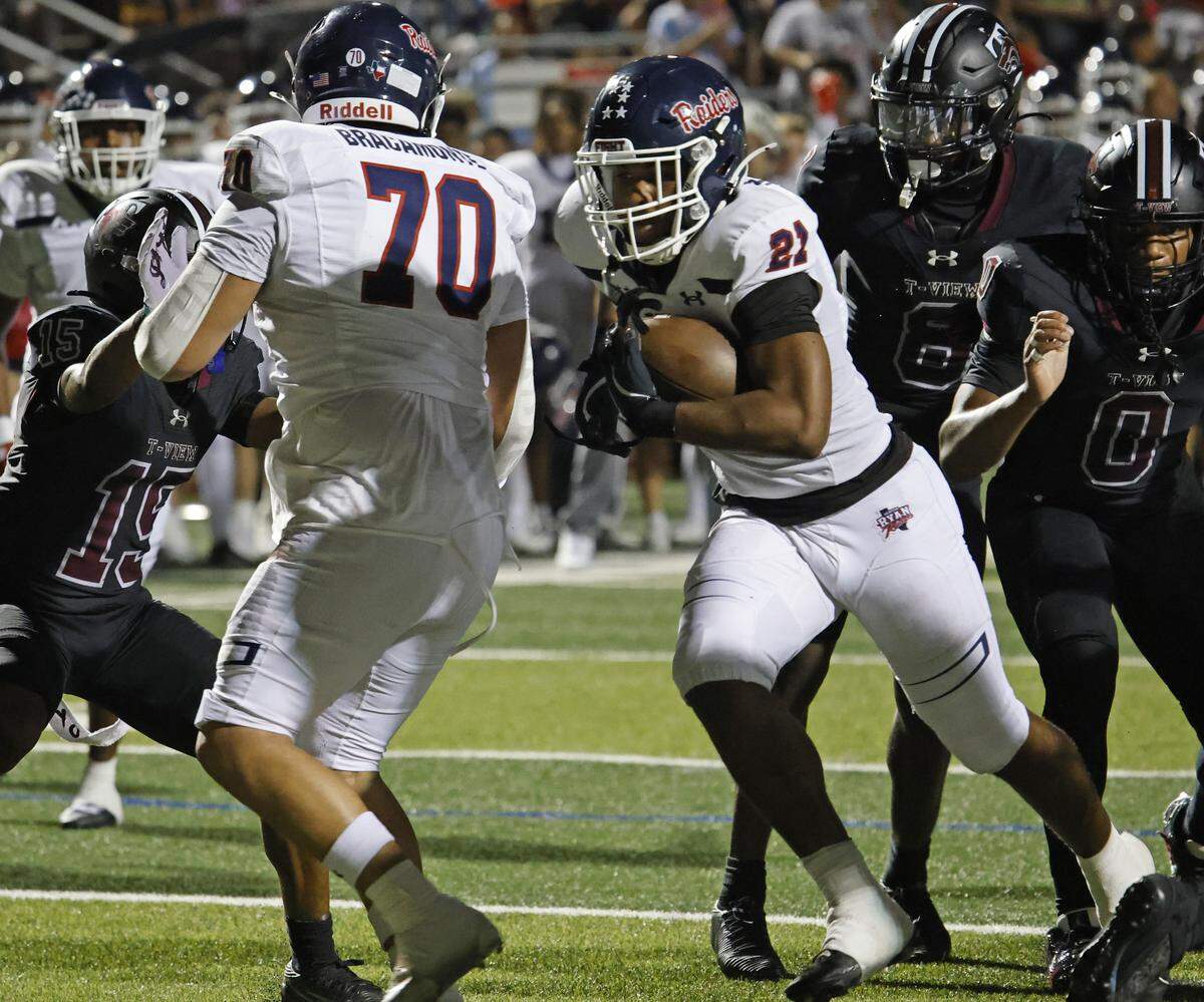 Ryan running back Rontavian Brown (21) barrels in for six during the second half of a UIL football game at Vernon Newsom Stadium in Mansfield, Texas, Thursday, Sept. 04, 2025.