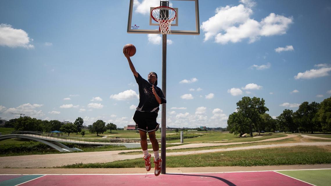 Guide to Arlington Heights: What to do in this charming area with access to a historic park