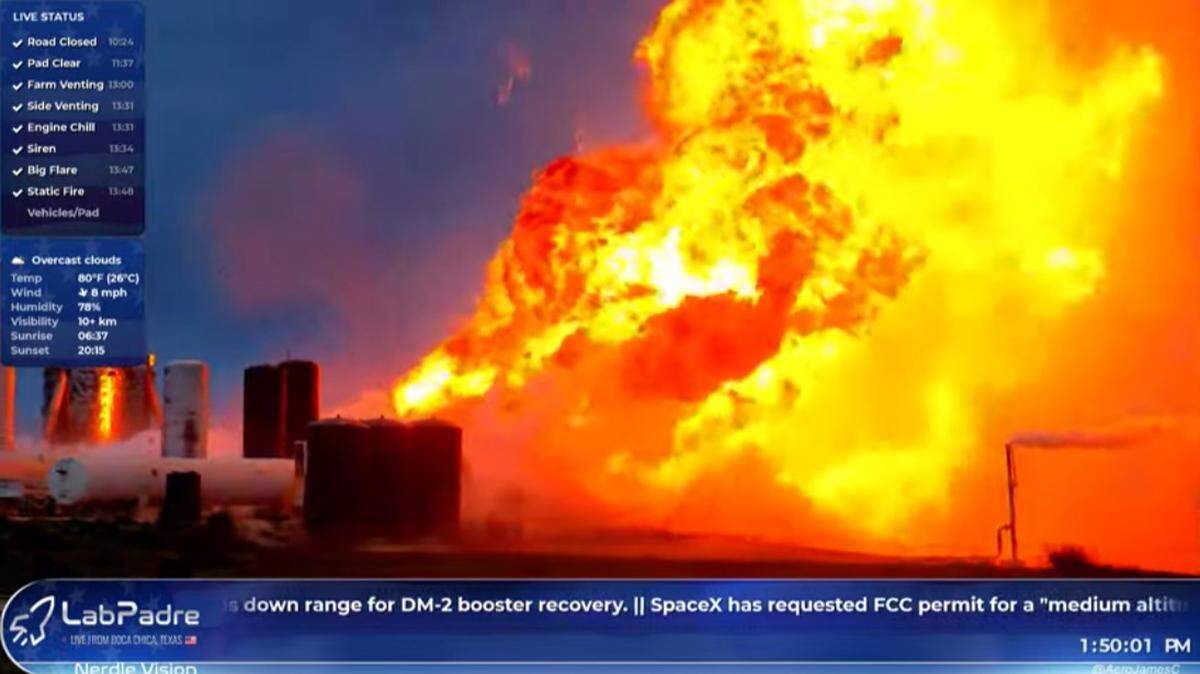 A SpaceX Starship SN4 prototype exploded in Boca Chica, Texas, video shows. Screengrab from LabPadre on Youtube.
