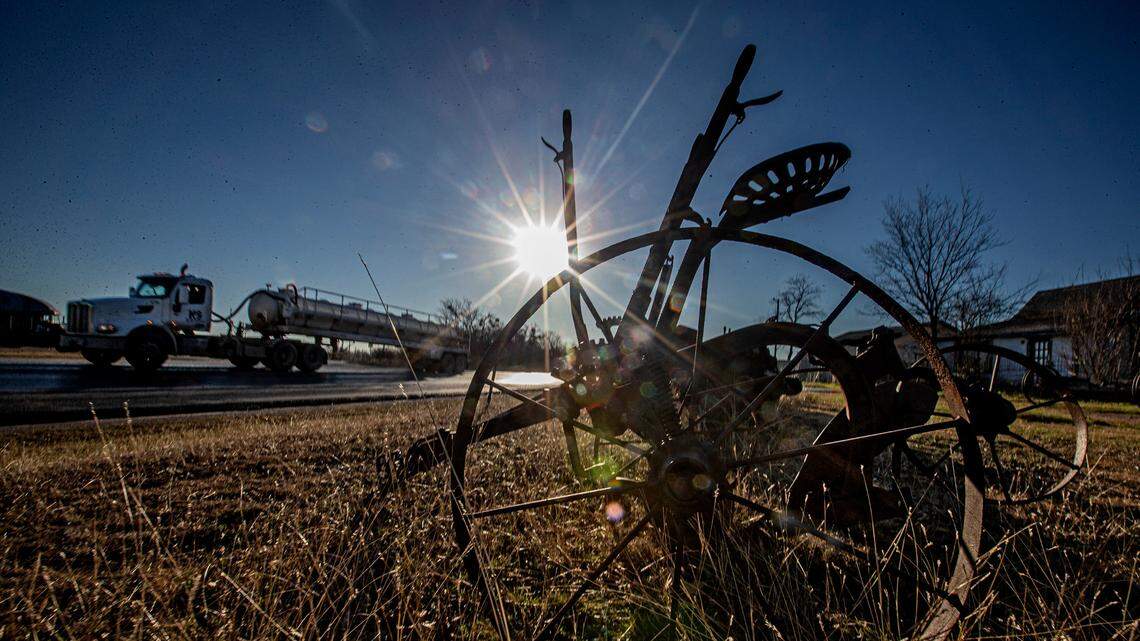 A sunny morning on Texas Highway 171 in Cresson, Texas, Monday, Jan. 4, 2021. Stormy weather continues for North Texas over Memorial Day weekend as temperatures soar into the 90s.