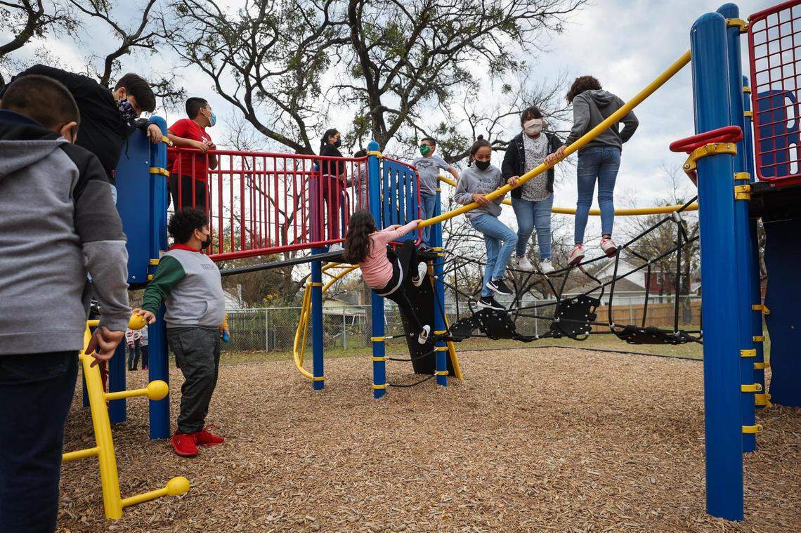 Students in older grades at Oakhurst Elementary School had no play equipment at recess until last year. The Fort Worth school district is working to bring equity to playspaces across the district’s 82 campuses.