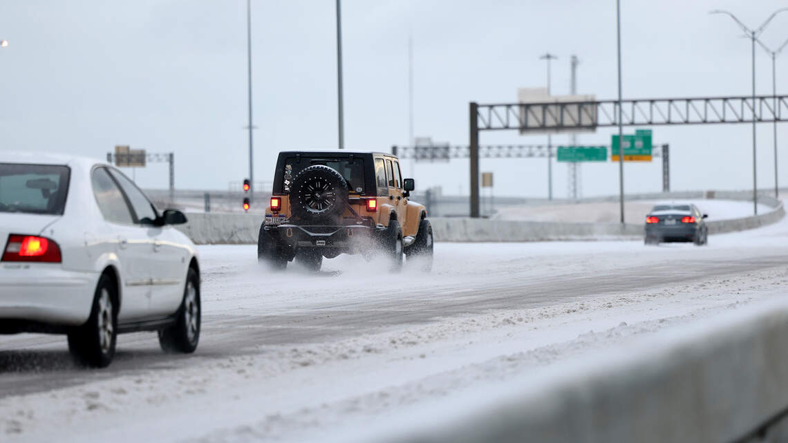 Icy roads considered unsafe in Fort Worth area Sunday after winter storm