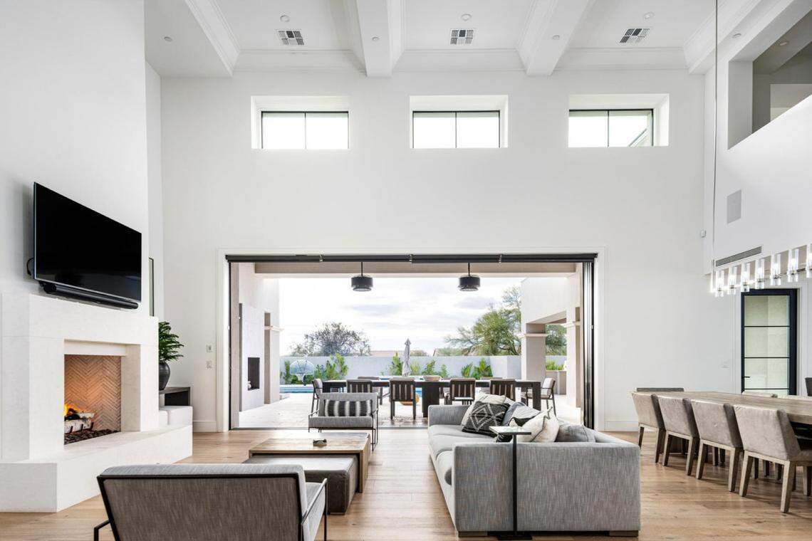 Indoor/outdoor floor plan