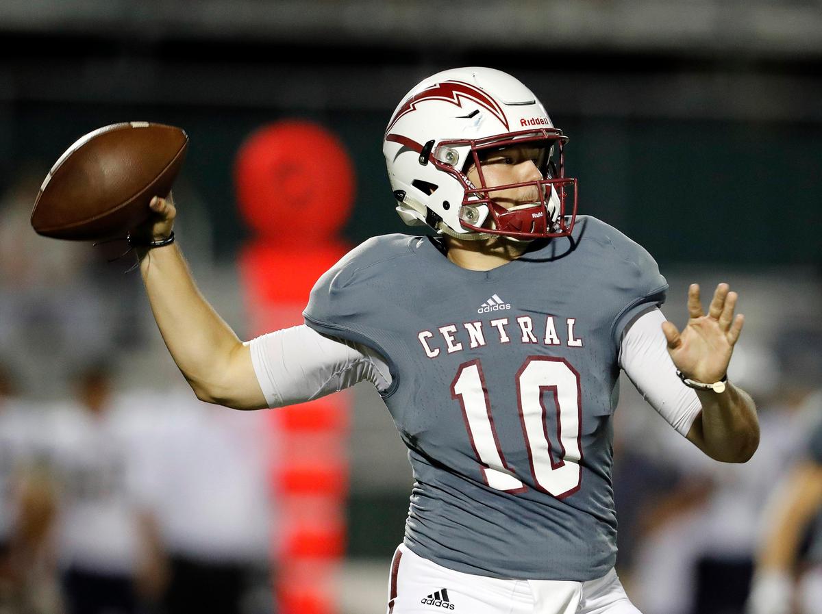 Keller Central quarterback Gavyn White (10) completes a pass during the first half of a high school football game at KISD Stadium in Keller, Texas, Saturday, Sept. 14, 2019. Central led 20-6 at the half. (Special to the Star-Telegram Bob Booth)