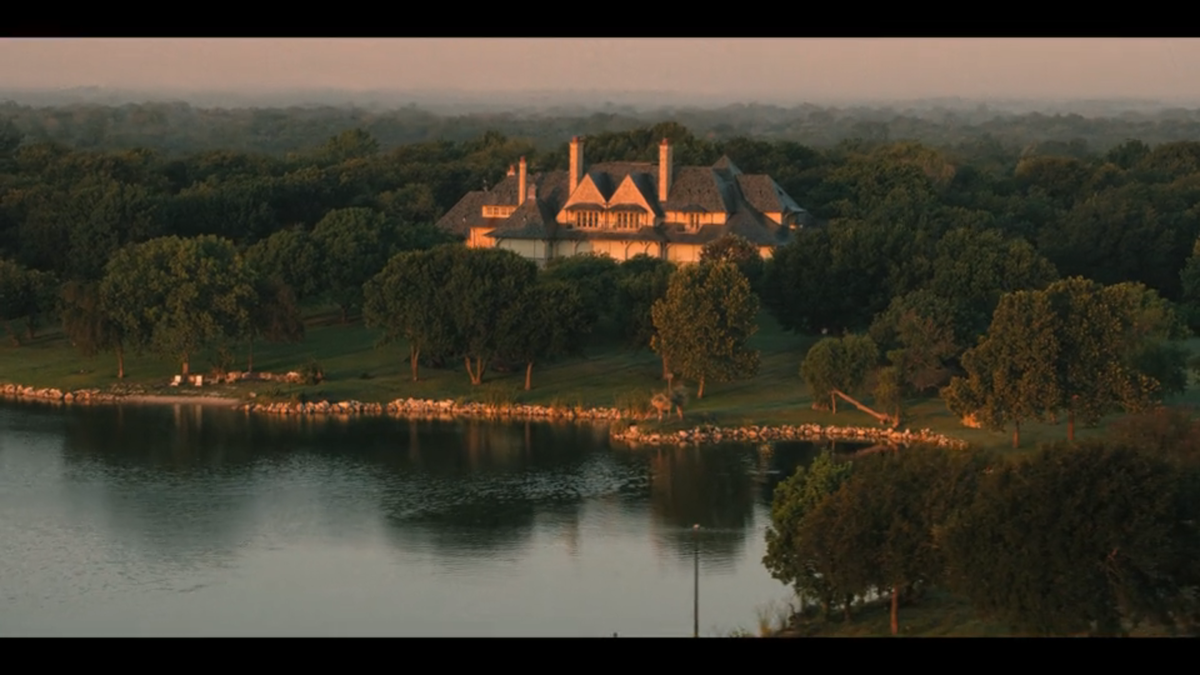 A mansion in Ferris, Texas, appears in “Dutton Ranch” season 1, episode 1.