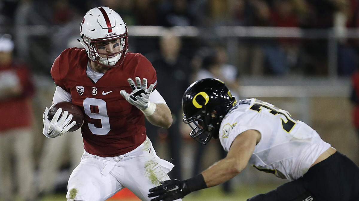 Stanford tight end Dalton Schultz, shown against Oregon in 2015, could be asked to help replace Jason Witten if he retires as expected.