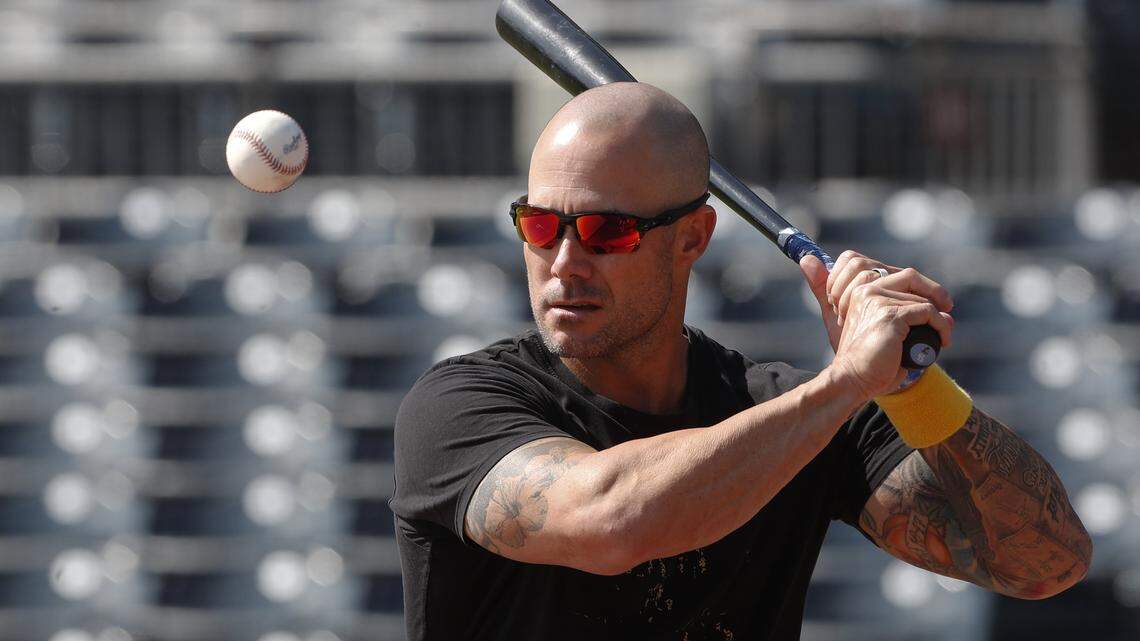 Texas Rangers talk about change, then hire new manager hours later