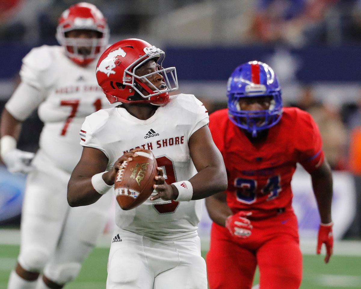 North Shore quarter back Dematrius Davis (9) looks for a receiver in the end zone in the first half of the State 6A Division I Championship football game at AT&T Stadium, Arlington, Texas, Saturday, Dec. 22, 2018. North Shore led 29-20 at the half. (Star-Telegram Bob Booth)