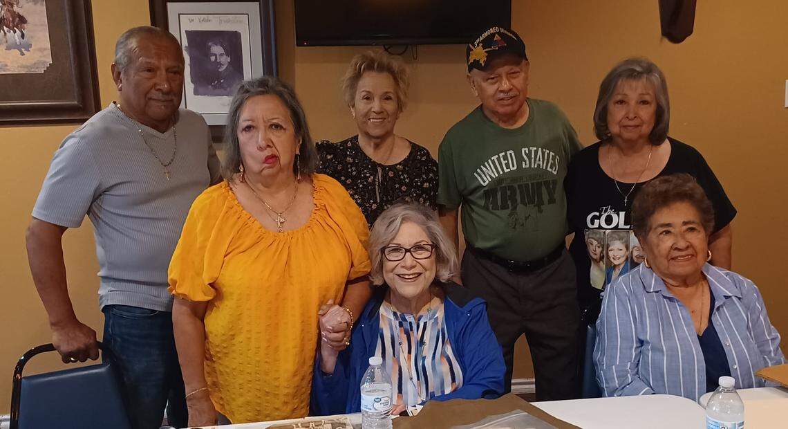 Katy Lake Elementary School alumni front row, from left: Connie Vasquez Medina, Josie Velasquez Pittman, Hortencia Pacheco Laguna. Back row, from left: José Antonio Vazquez, Josie Nervaez Bonilla, Tom Vasquez, Rosie Vasquez Maldonado.